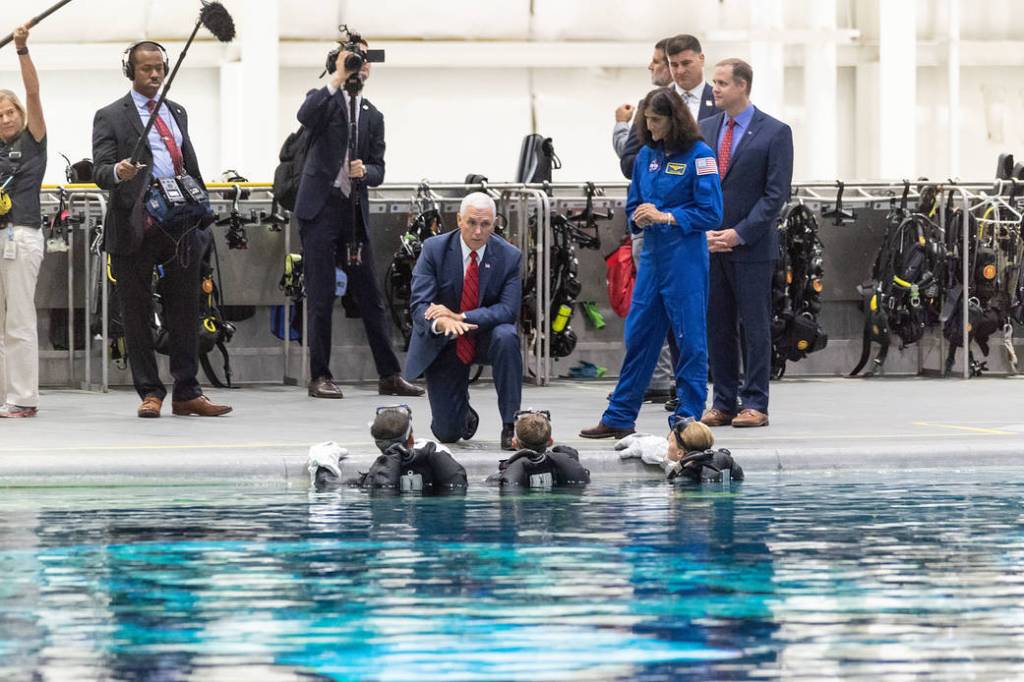 Vice President Mike Pence and NASA Administrator Jim Bridenstine Visit the Neutral Buoyancy Lab