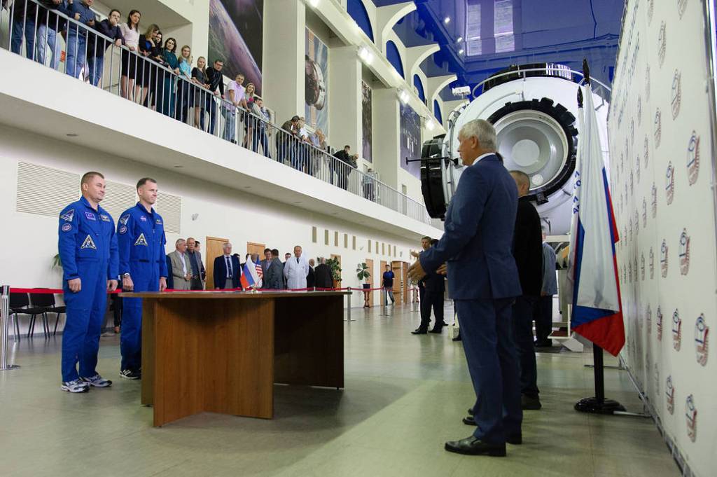 Expedition 57 Crew Members Alexey Ovchinin and Nick Hague