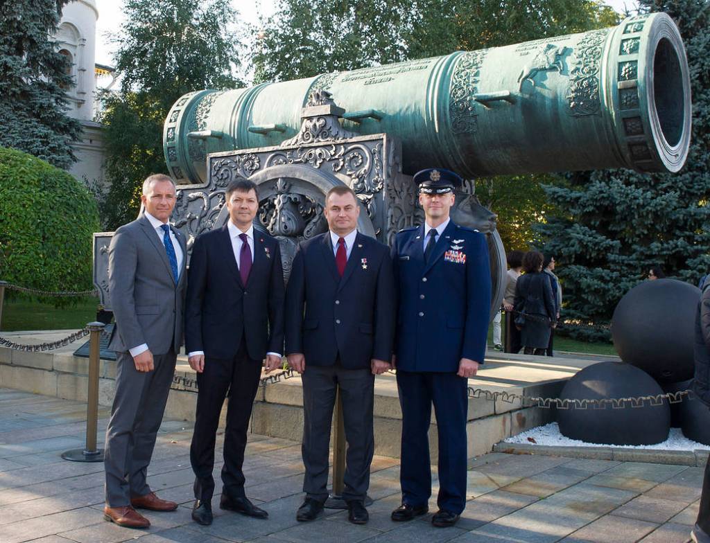 Expedition 57 prime and backup crew members at the Tsar Cannon