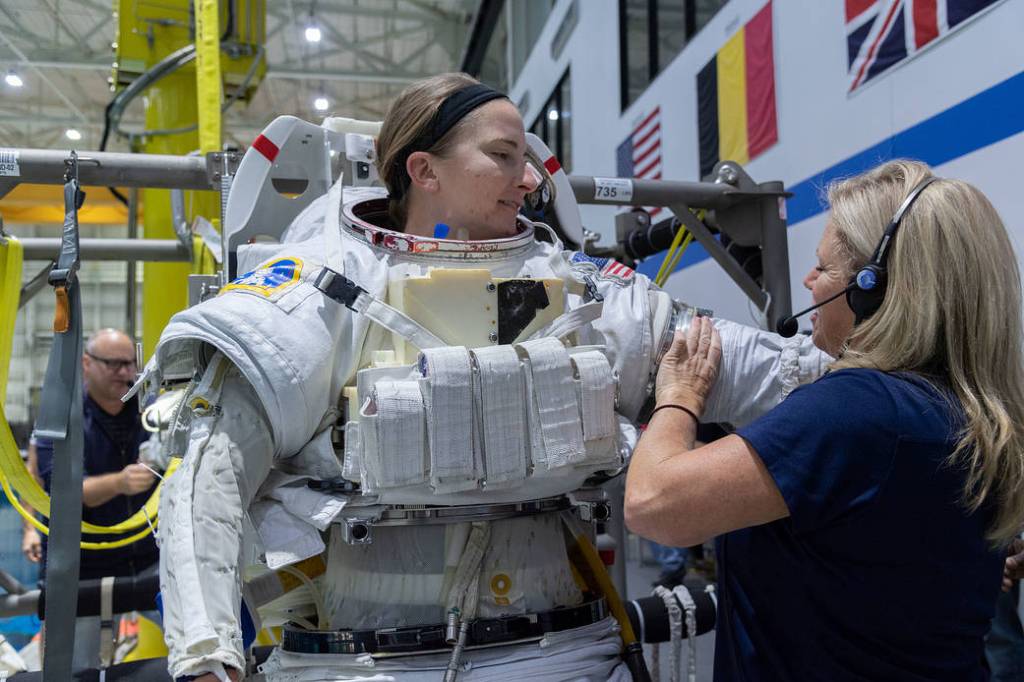 NASA astronaut candidate Kayla Barron participates in spacewalk training