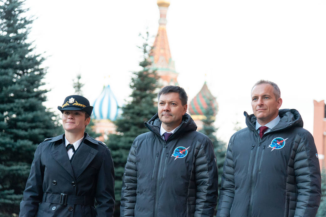 Expedition 58 crew members at the Kremlin Wall