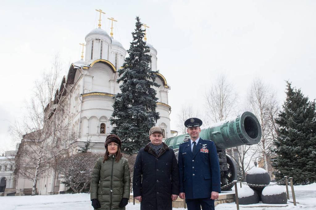 Expedition 59 crew members in front of the Tsar Cannon