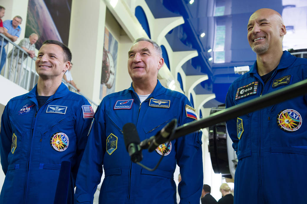 Expedition 60 crewmembers respond to reporters' questions