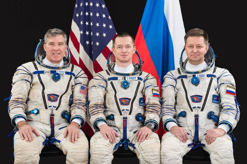 The backup Expedition 63 crewmembers