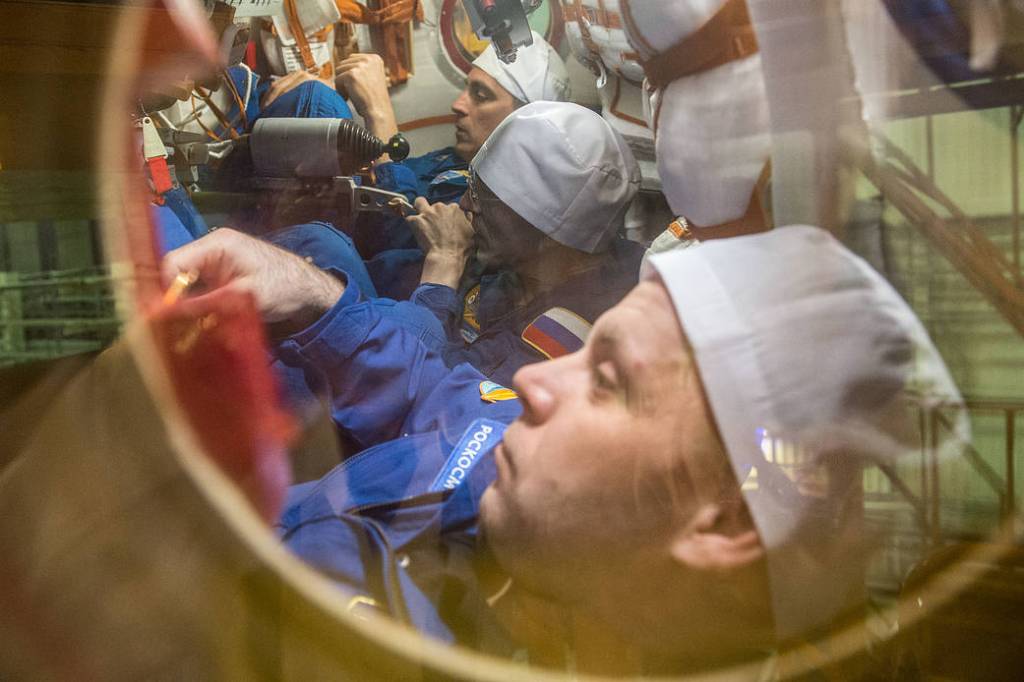 Expedition 63 crewmembers run through pre-launch procedures
