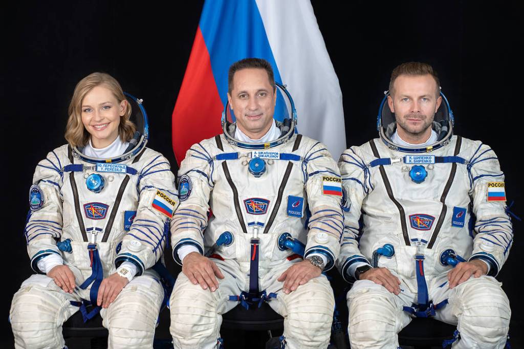 Soyuz MS-19 crew members