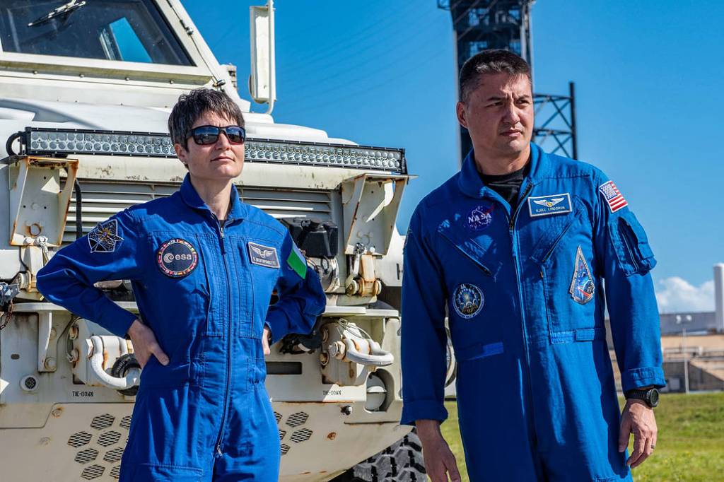 ESA astronaut Samantha Cristoforetti and NASA astronaut Kjell Lindgren