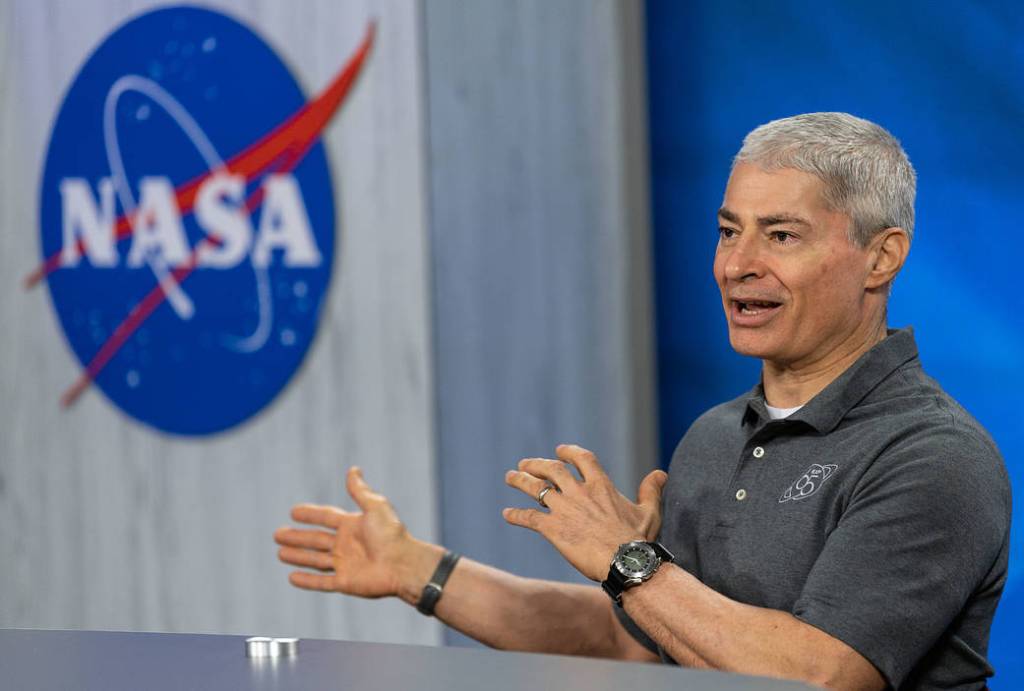 Astronaut Mark Vande Hei Press Briefing