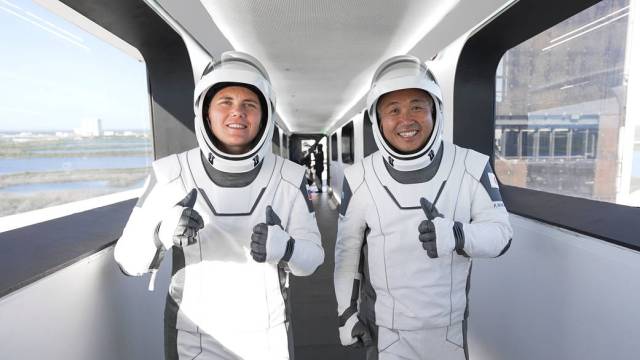 SpaceX Crew-5 Mission Specialists Anna Kikina and Koichi Wakata