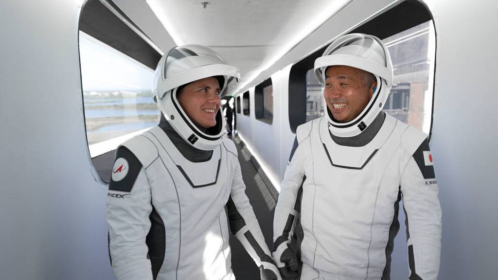 SpaceX Crew-5 Mission Specialists Anna Kikina and Koichi Wakata