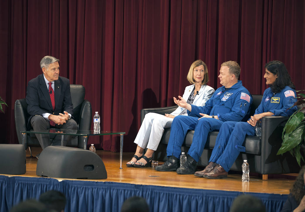 Commercial Crew astronauts with KSC Director Bob Cabana and CCP's Kathy Lueders