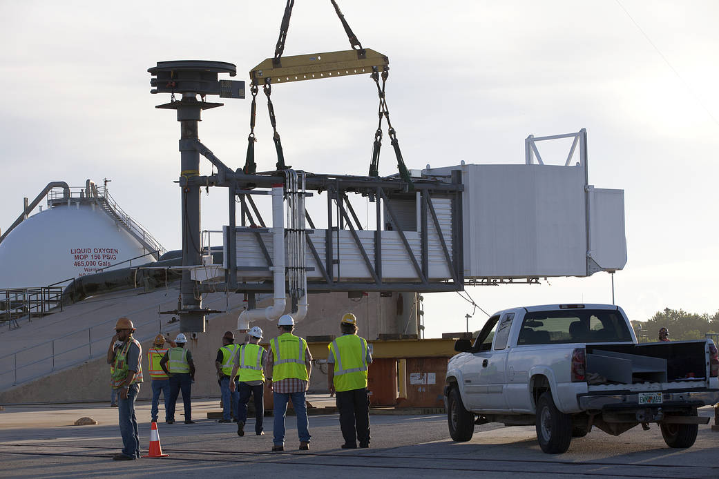 Crew Access Arm lift at SLC-41.