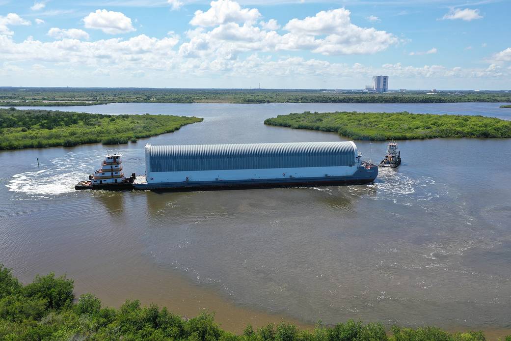 NASA’s Pegasus Barge arrived at the Kennedy Space Center on Sept. 27, carrying a full-scale mock-up of the SLS core stage.