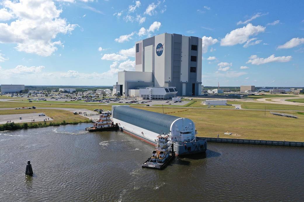 SLS Core Stage Pathfinder Barge Arrives at KSC