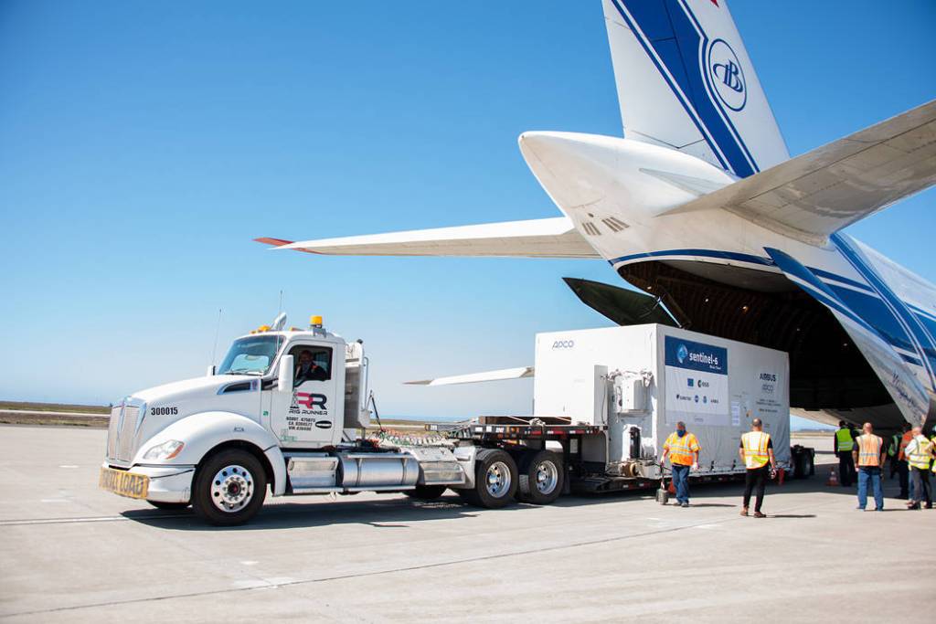 Sentinel-6 Spacecraft Arrival/Offload