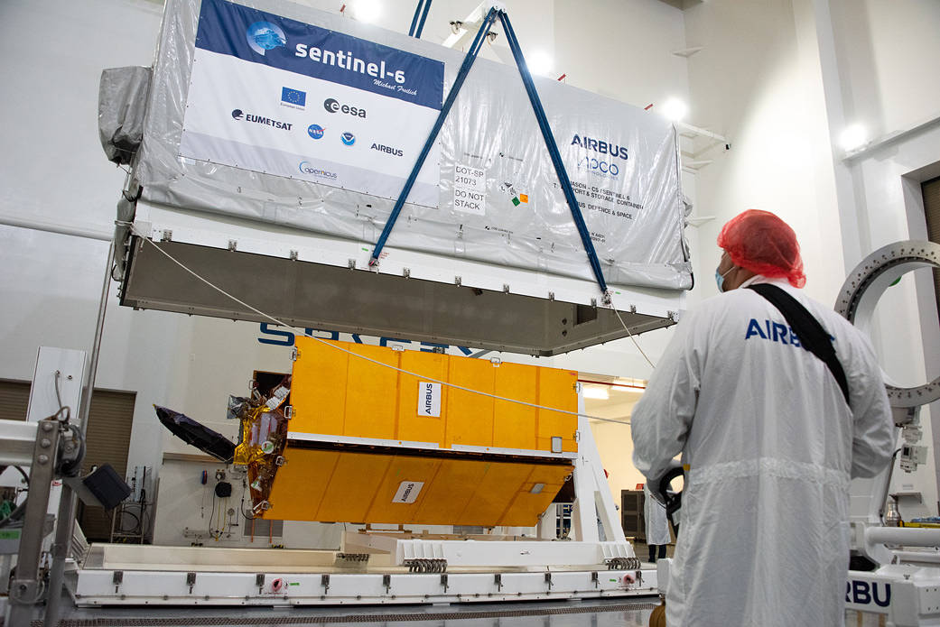 Sentinel-6 Spacecraft Removal from Container