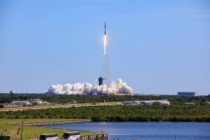 A SpaceX Falcon 9 rocket, carrying the company's Crew Dragon spacecraft, lifts off from Launch Complex 39A at 11:17 a.m. EST on April 8, 2022, on Axiom Mission 1 (Ax-1).