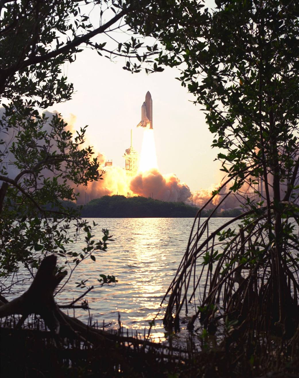 This week in 1998, space shuttle Discovery, mission STS-91, launched from NASA’s Kennedy Space Center.