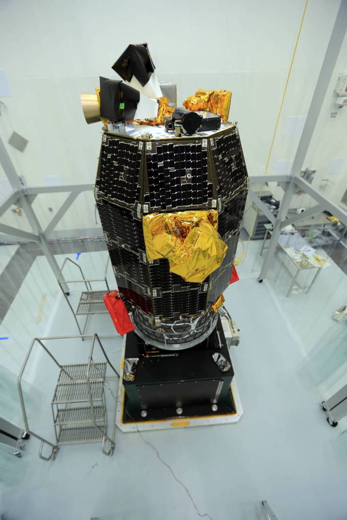 LADEE Awaits Spin Testing