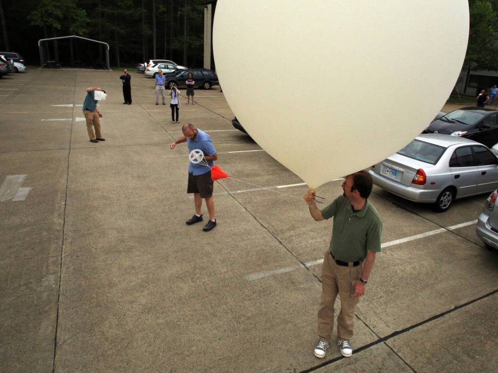Flying Balloons to Monitor Ozone