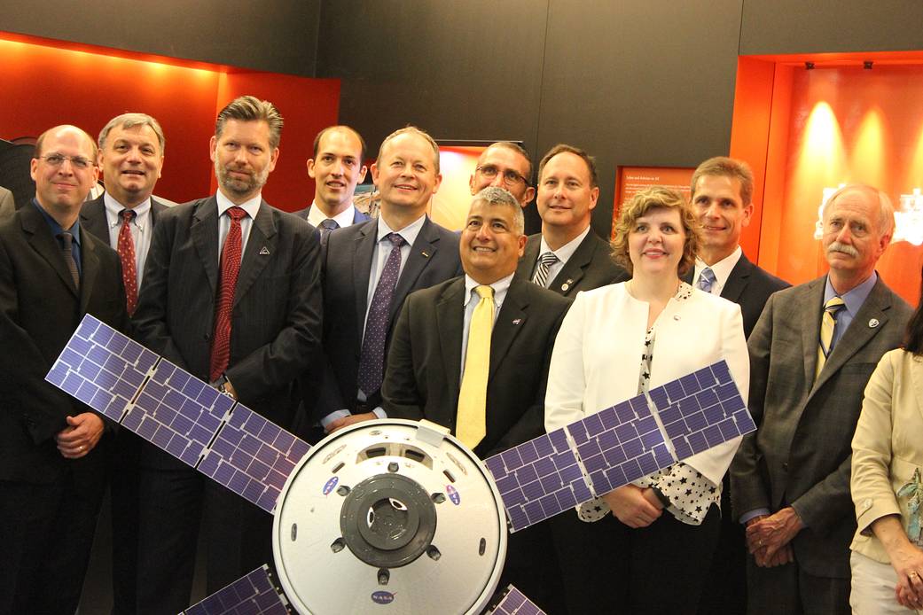 NASA Officers, European Space Agency Leadership Visit Airbus Site