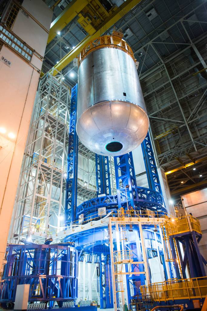SLS liquid oxygen tank confidence article 