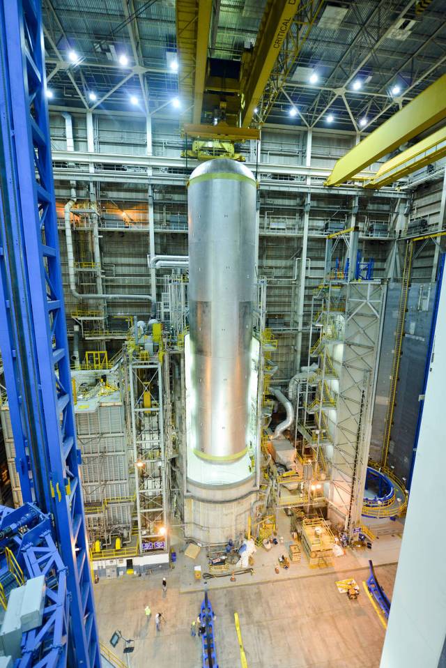 SLS Liquid Hydrogen Tank Test Article Prepares for a “Shower”