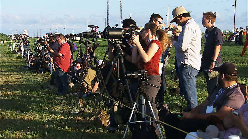 Crowds Gather for OSIRIS-REx Launch