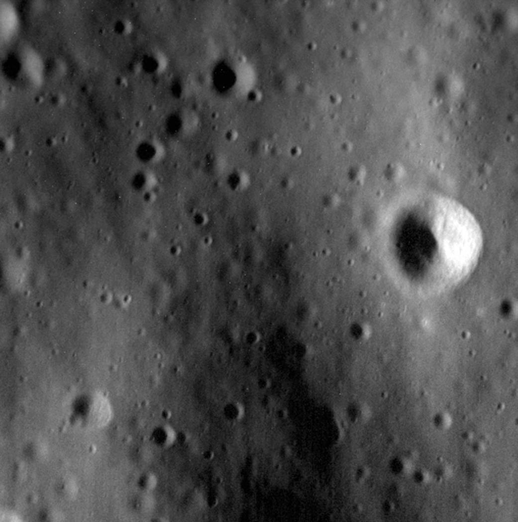 this image is among the highest-resolution views MESSENGER has ever taken of the surface of Mercury. 