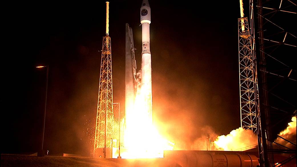 Atlas V Rocket Roars to Life