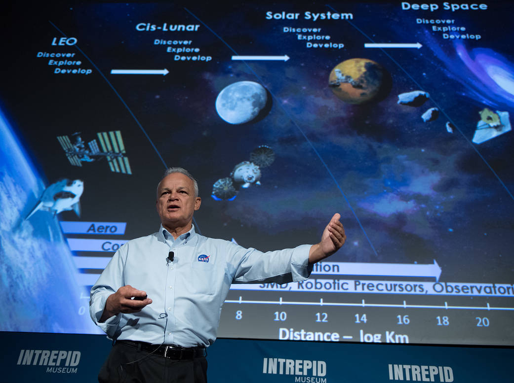 Douglas Terrier Give a Talk at the Intrepid Air & Space Science Festival