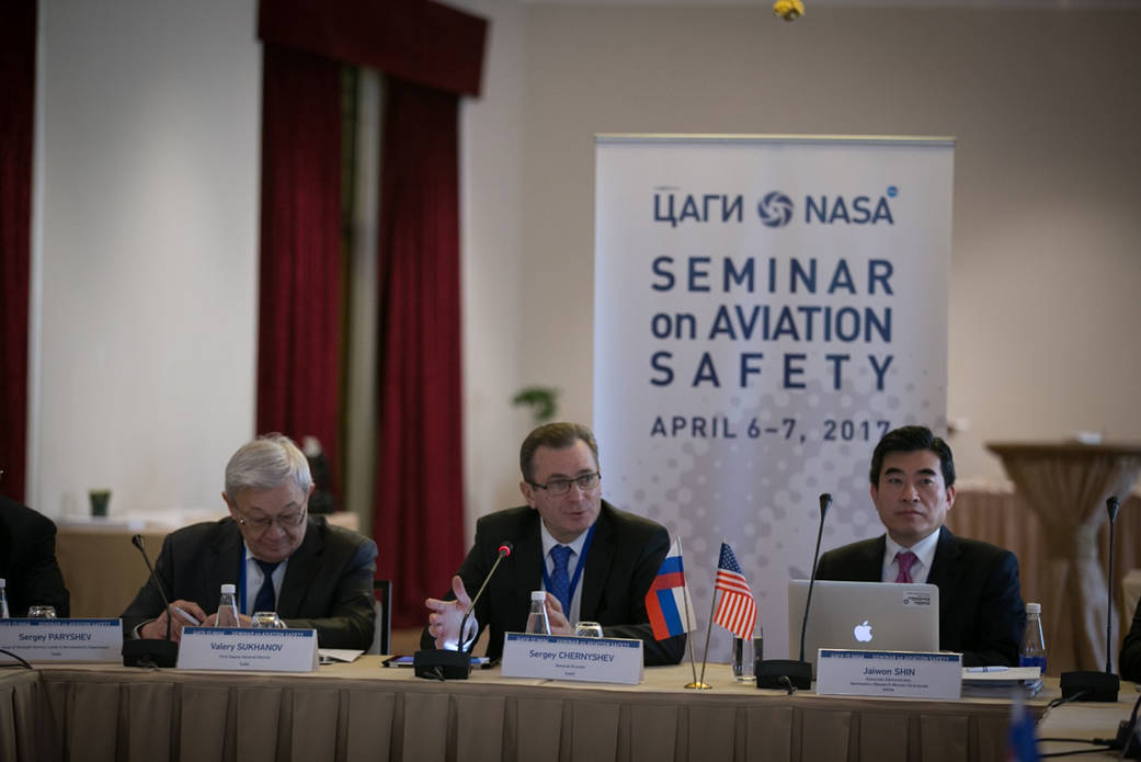 TsAGI’s Valery Sukhanov and Sergey Chernyshev, and Jaiwon Shin of NASA at Aviation Safety Seminar.
