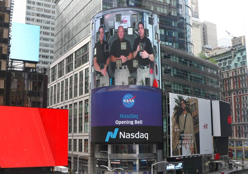 Space Station Astronauts Open Nasdaq Trading