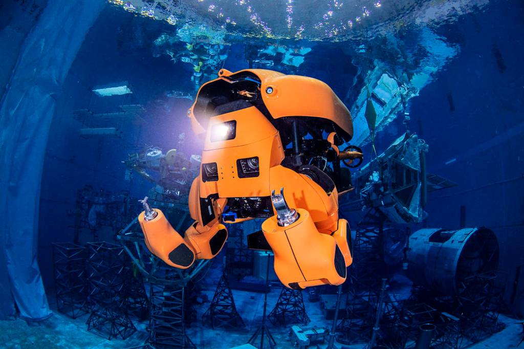Aquanaut Gets to Work Underwater