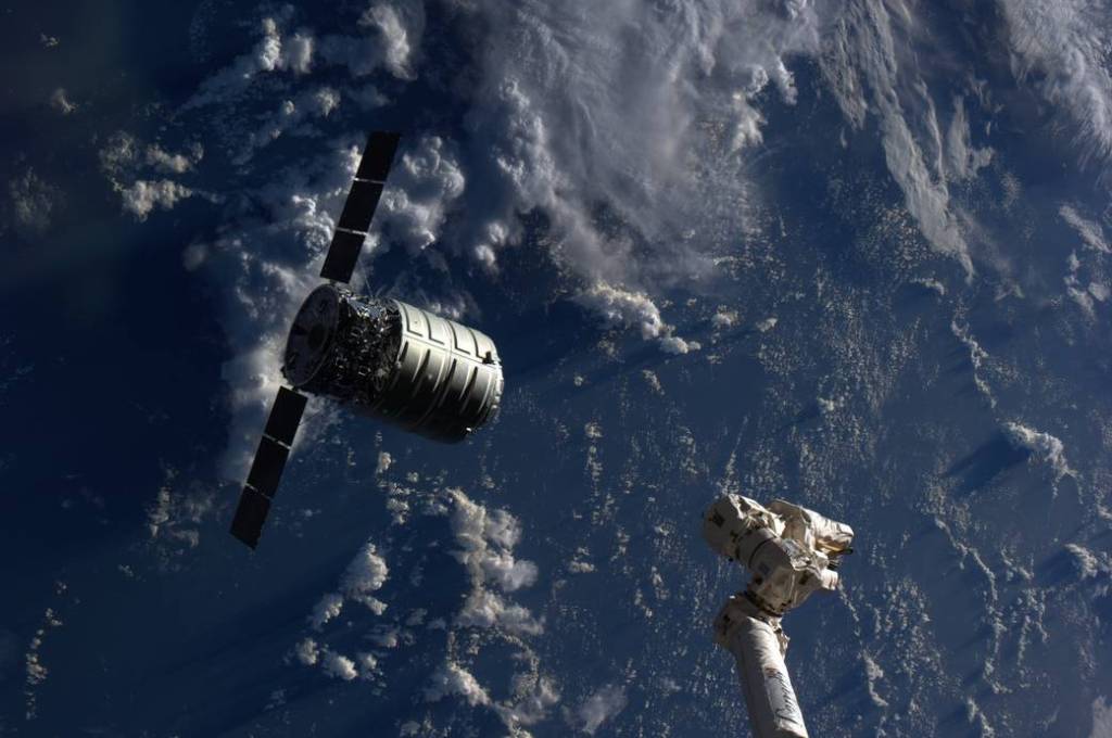 The Expedition 37 crew captured Cygnus
