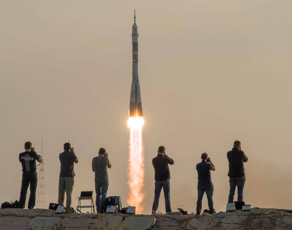Expedition 48 Crew Launches to the International Space Station