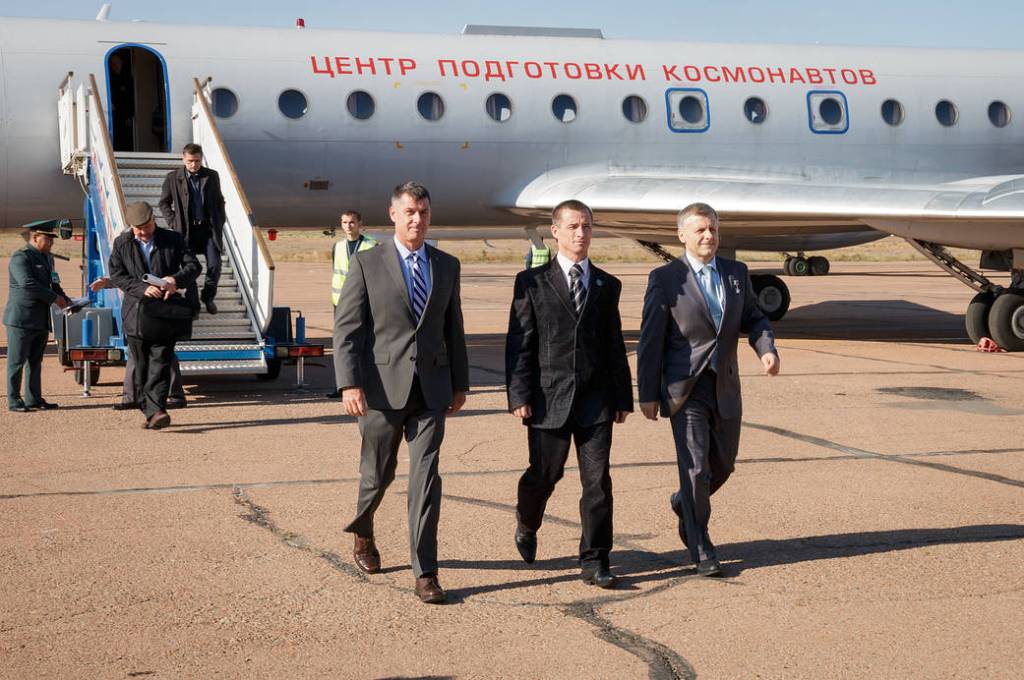 Expedition 49-50 Crew Members Arrive in Kazakhstan