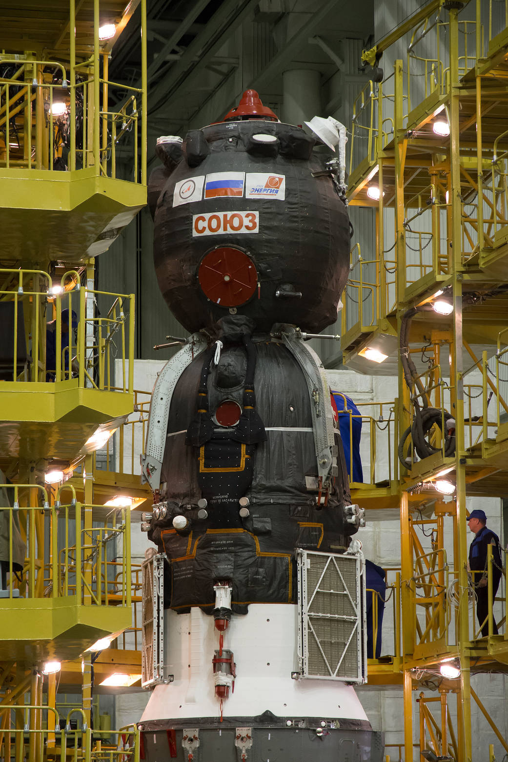 The Work Platform Retracts from Around the Soyuz MS-02 Spacecraft