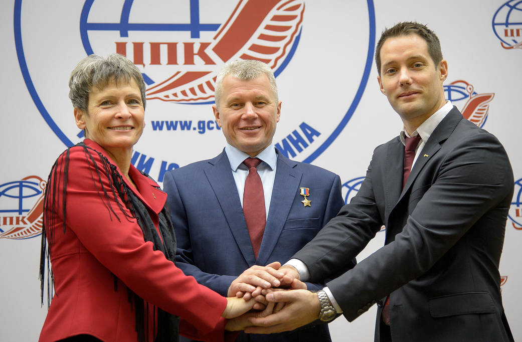 Expedition 50 Crew Members at Press Conference
