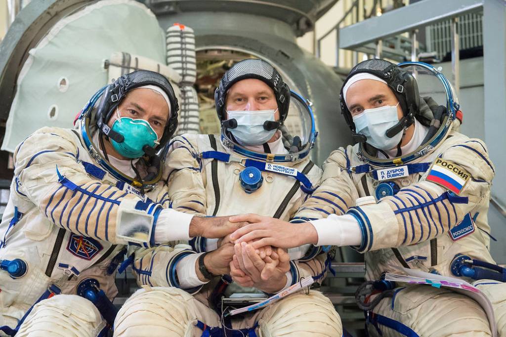 Expedition 64 backup crew members during Soyuz qualification exams