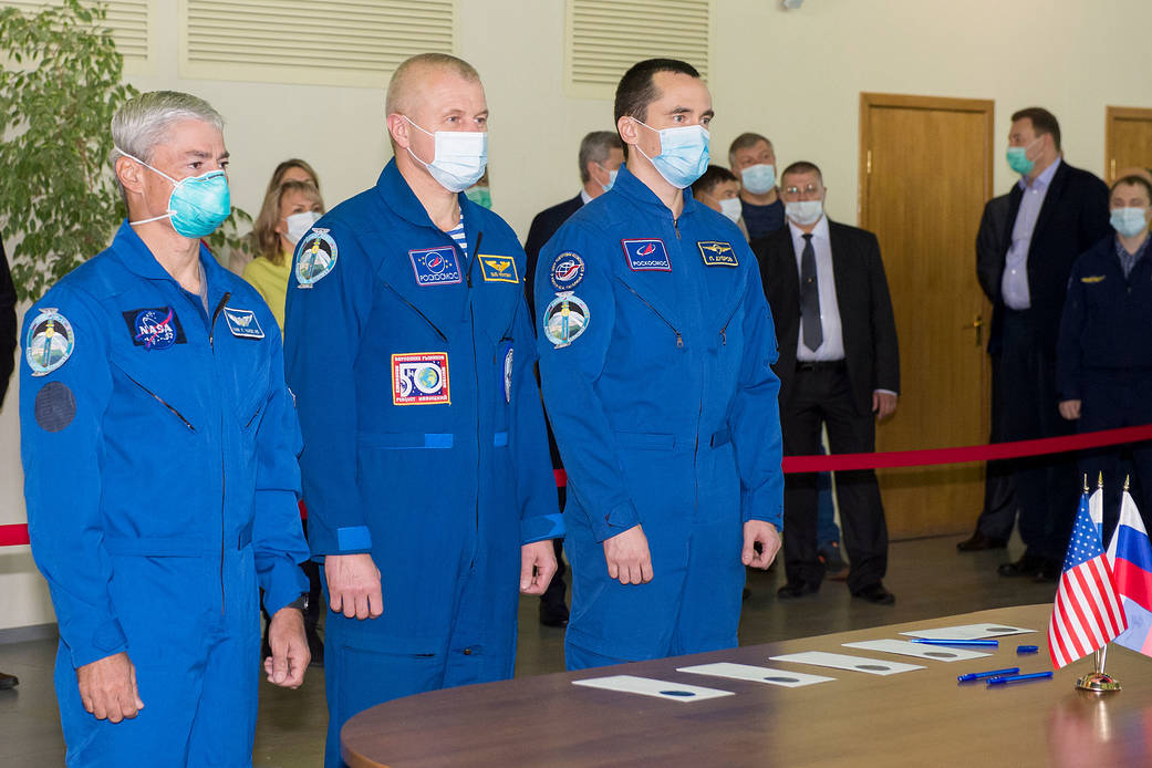 Expedition 64 backup crew members arrive for Soyuz qualification exams