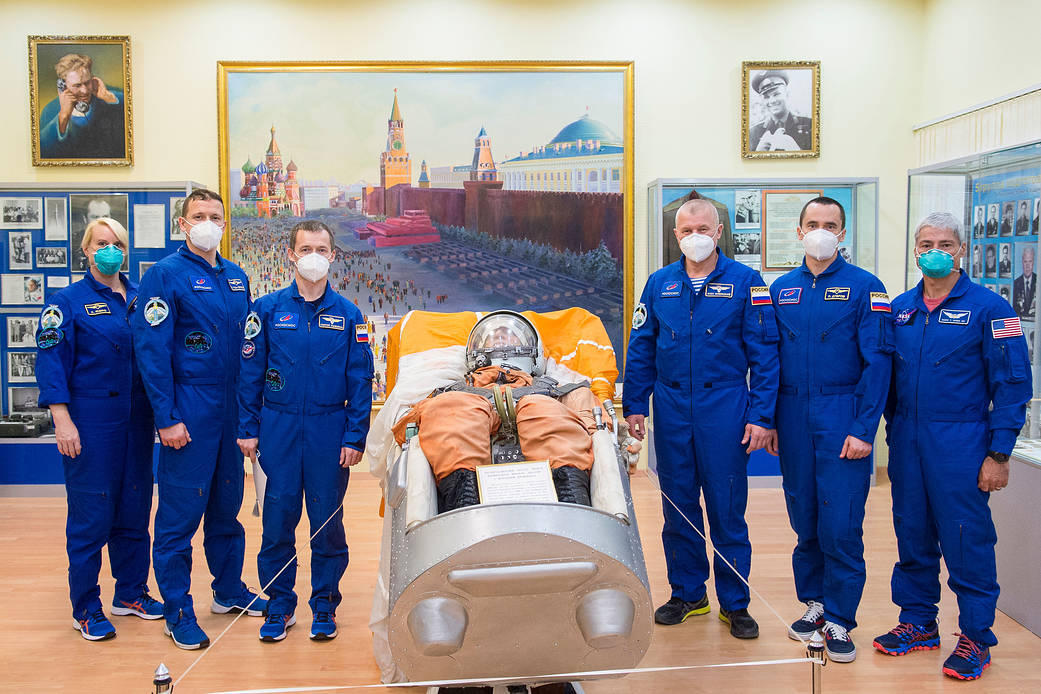 Expedition 64 prime and backup crew members