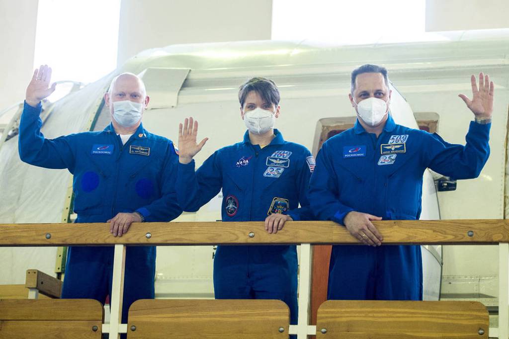 Expedition 65 backup crew members arrive for Soyuz qualification exams