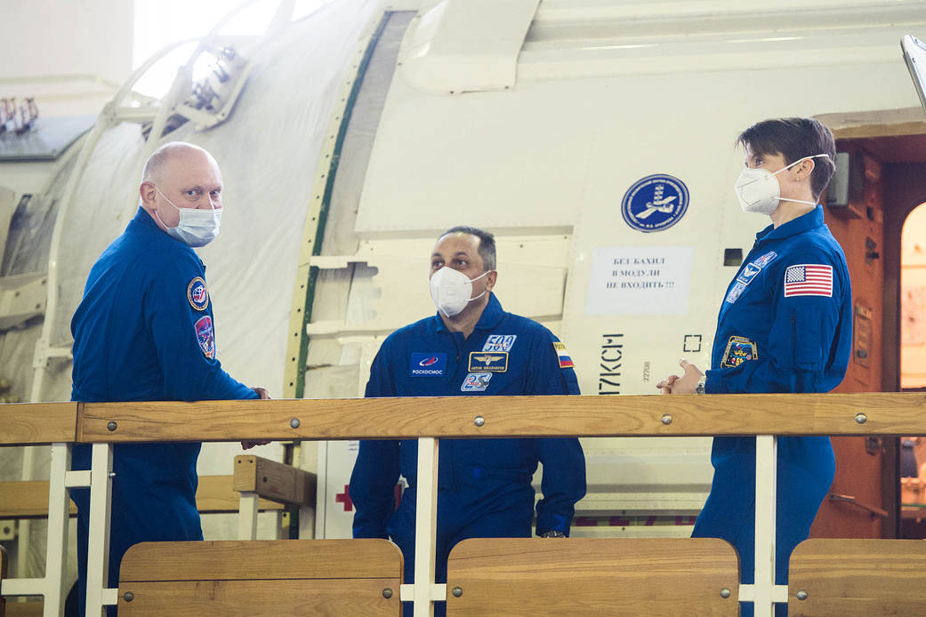 Expedition 65 backup crew members arrive for Soyuz qualification exams