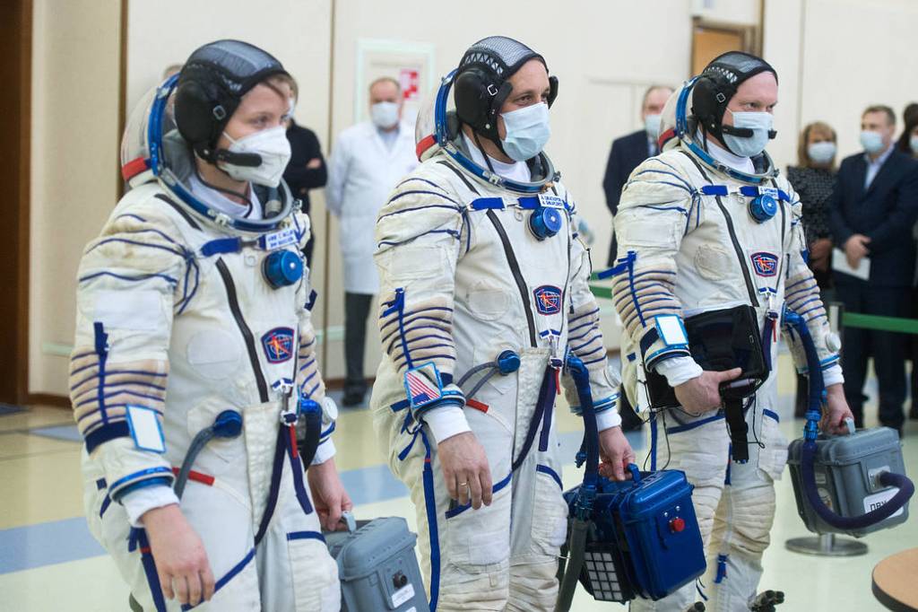 Expedition 65 backup crew members arrive for Soyuz qualification exams