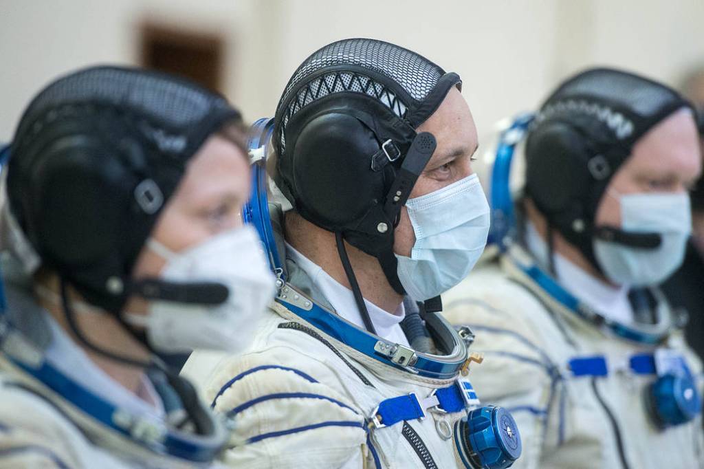 Expedition 65 backup crew members arrive for Soyuz qualification exams