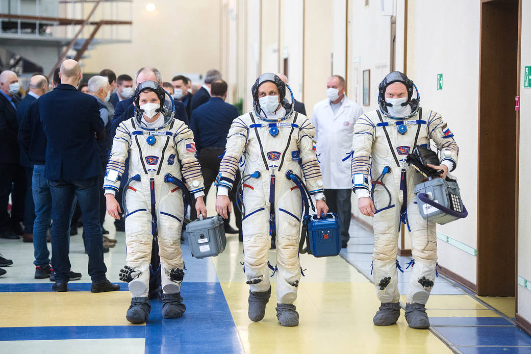 Expedition 65 backup crew members arrive for Soyuz qualification exams