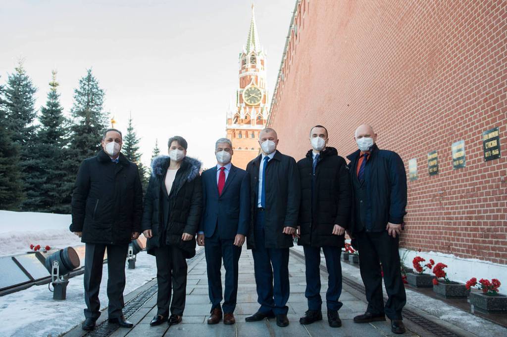 Expedition 65 backup and prime crew members pose for a photo