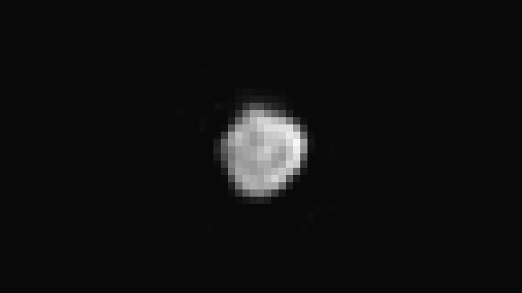 Image of Pluto's satellite Nix in black and white