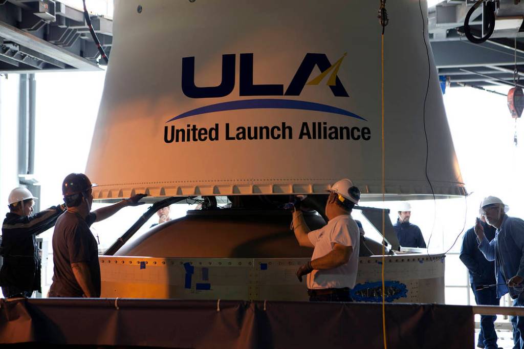 Centaur Upper Stage Mated to Atlas V First Stage for CRS-7